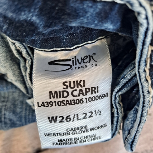 Silver Jean capris Size 26 - Picture 3 of 4